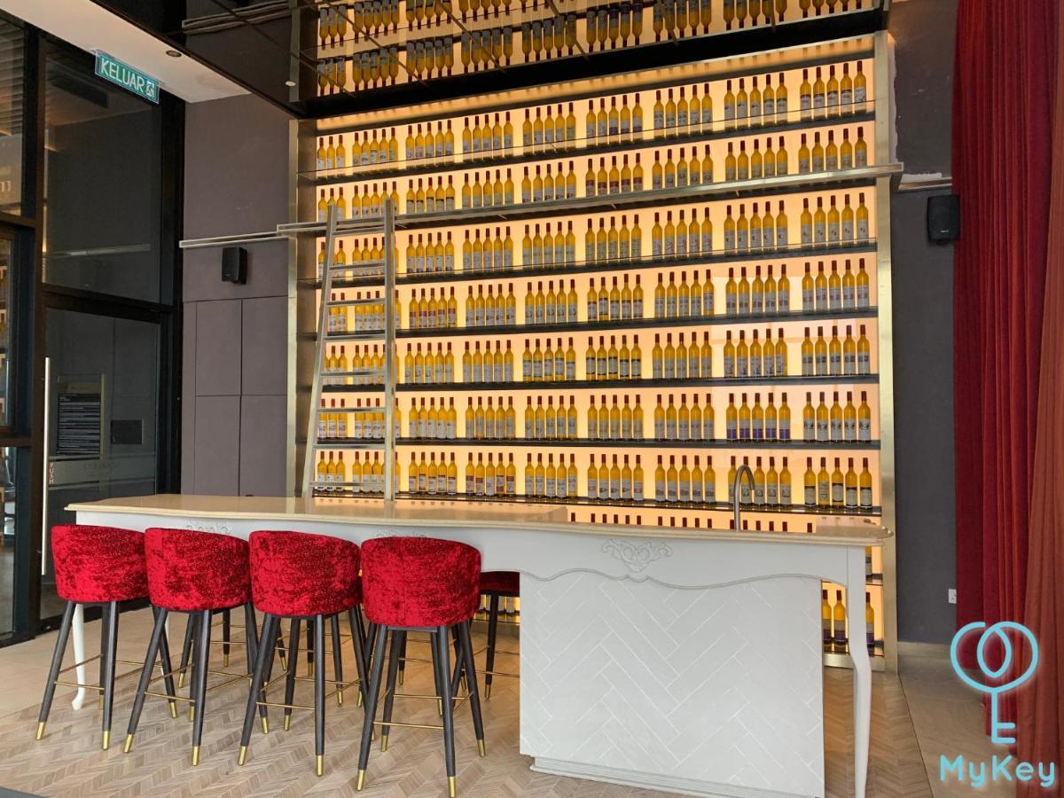 Scarletz By Mykey Aparthotel 5*